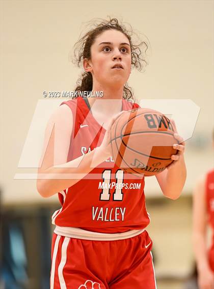 Thumbnail 2 in San Lorenzo Valley @ Half Moon Bay (CIF-CCS D4 Quarterfinal) photogallery.