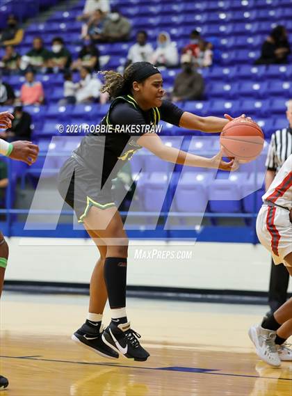 Thumbnail 1 in DeSoto vs. Tyler Legacy (UIL 6A Area) photogallery.