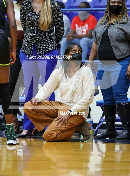 Thumbnail 3 in DeSoto vs. Tyler Legacy (UIL 6A Area) photogallery.