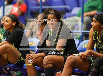 Thumbnail 1 in DeSoto vs. Tyler Legacy (UIL 6A Area) photogallery.