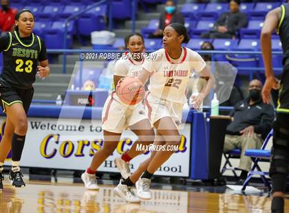 Thumbnail 3 in DeSoto vs. Tyler Legacy (UIL 6A Area) photogallery.