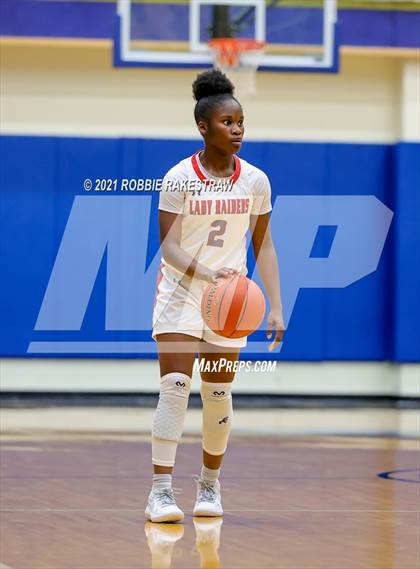 Thumbnail 2 in DeSoto vs. Tyler Legacy (UIL 6A Area) photogallery.
