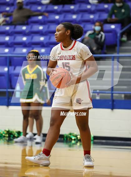 Thumbnail 1 in DeSoto vs. Tyler Legacy (UIL 6A Area) photogallery.