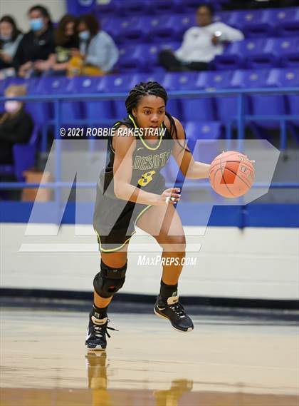 Thumbnail 3 in DeSoto vs. Tyler Legacy (UIL 6A Area) photogallery.