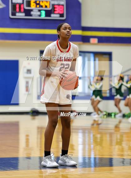 Thumbnail 2 in DeSoto vs. Tyler Legacy (UIL 6A Area) photogallery.