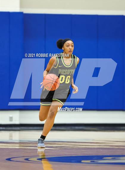 Thumbnail 2 in DeSoto vs. Tyler Legacy (UIL 6A Area) photogallery.