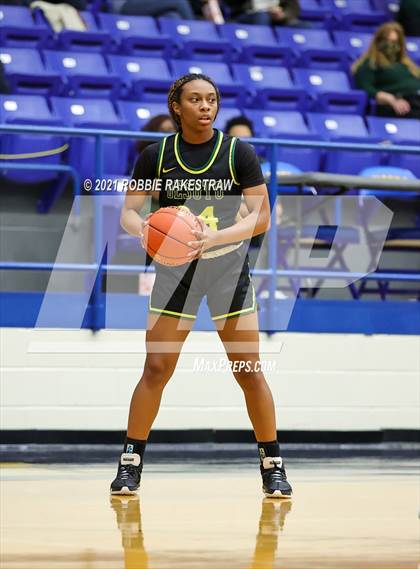 Thumbnail 2 in DeSoto vs. Tyler Legacy (UIL 6A Area) photogallery.