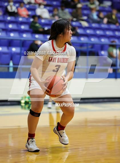 Thumbnail 3 in DeSoto vs. Tyler Legacy (UIL 6A Area) photogallery.