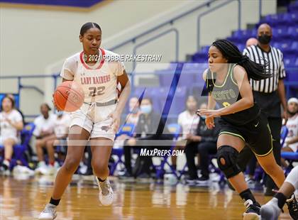 Thumbnail 2 in DeSoto vs. Tyler Legacy (UIL 6A Area) photogallery.
