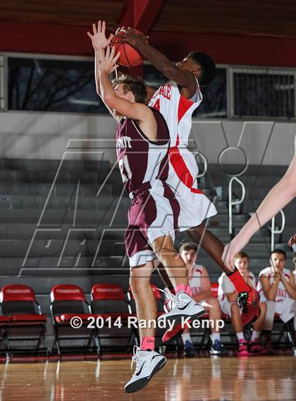 Thumbnail 2 in  DeSmet Jesuit @ Chaminade photogallery.