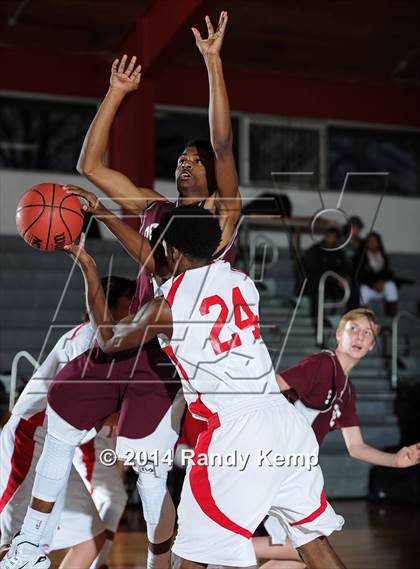 Thumbnail 3 in  DeSmet Jesuit @ Chaminade photogallery.
