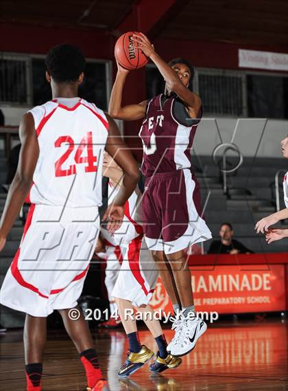 Thumbnail 3 in  DeSmet Jesuit @ Chaminade photogallery.
