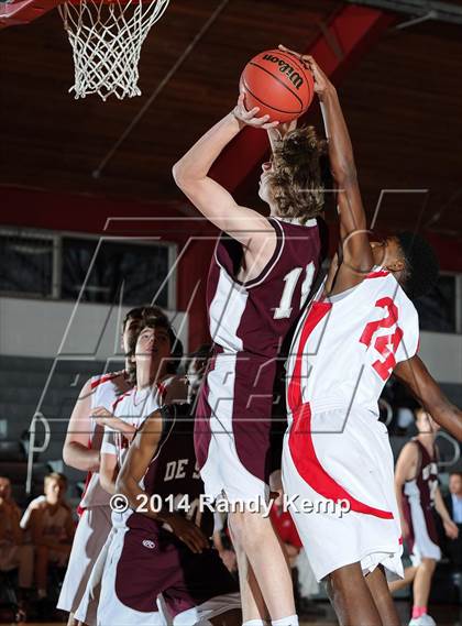 Thumbnail 2 in  DeSmet Jesuit @ Chaminade photogallery.
