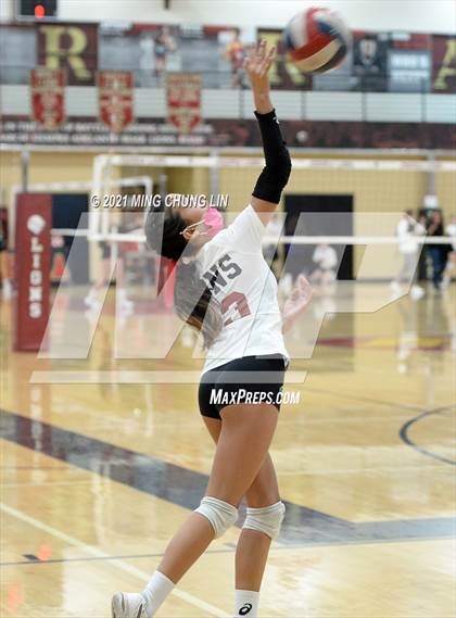 Thumbnail 2 in Mater Dei @ JSerra Catholic photogallery.