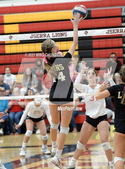 Thumbnail 3 in Mater Dei @ JSerra Catholic photogallery.