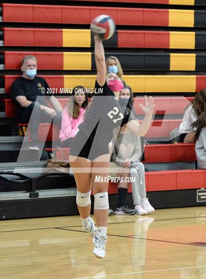 Thumbnail 2 in Mater Dei @ JSerra Catholic photogallery.