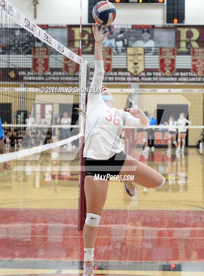 Thumbnail 3 in Mater Dei @ JSerra Catholic photogallery.
