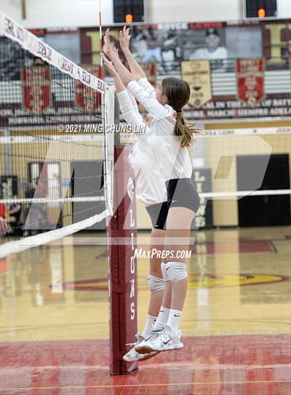 Thumbnail 3 in Mater Dei @ JSerra Catholic photogallery.