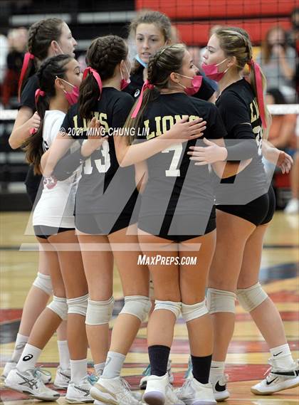 Thumbnail 2 in Mater Dei @ JSerra Catholic photogallery.