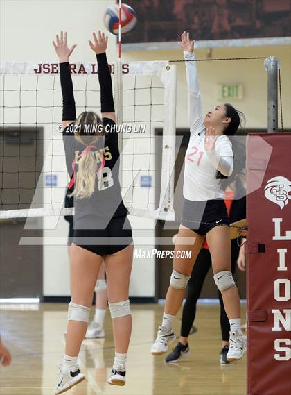 Thumbnail 2 in Mater Dei @ JSerra Catholic photogallery.