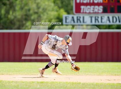 Thumbnail 2 in Rosepine vs. DeQuincy (LHSAA 2A Quarterfinal Playoff) photogallery.