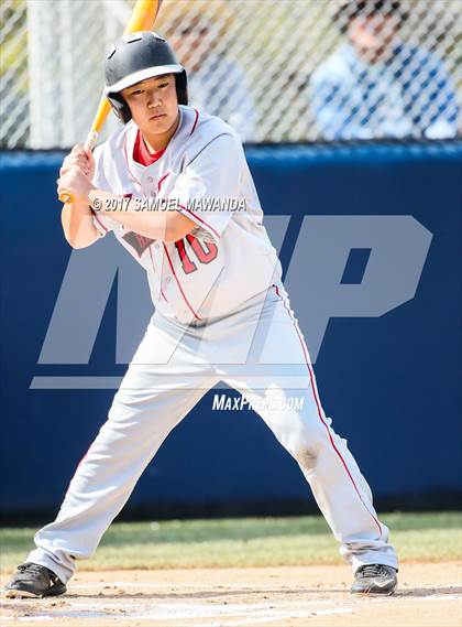 Thumbnail 3 in Brentwood School vs. Verdugo Hills photogallery.