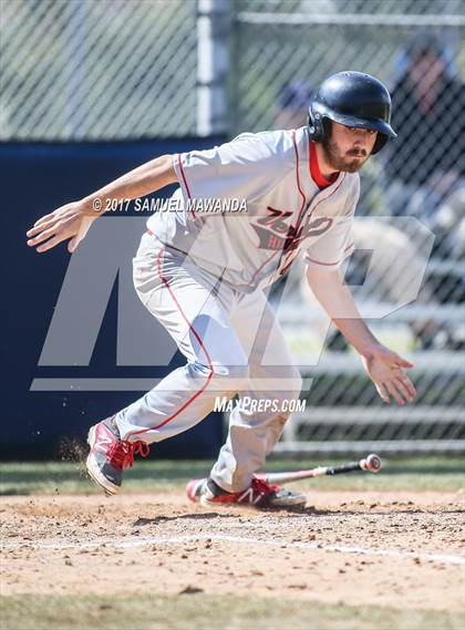 Thumbnail 3 in Brentwood School vs. Verdugo Hills photogallery.