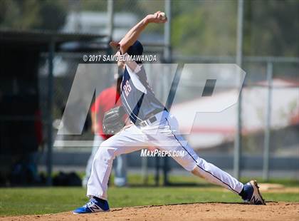 Thumbnail 1 in Brentwood School vs. Verdugo Hills photogallery.