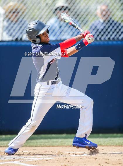 Thumbnail 3 in Brentwood School vs. Verdugo Hills photogallery.