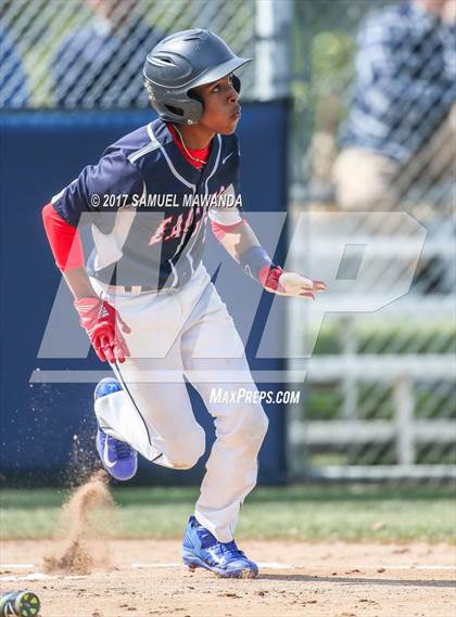 Thumbnail 2 in Brentwood School vs. Verdugo Hills photogallery.