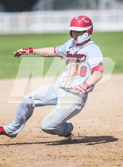 Thumbnail 2 in Brentwood School vs. Verdugo Hills photogallery.