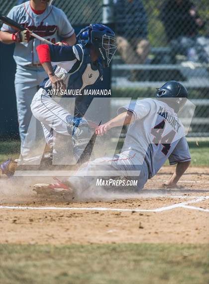 Thumbnail 1 in Brentwood School vs. Verdugo Hills photogallery.
