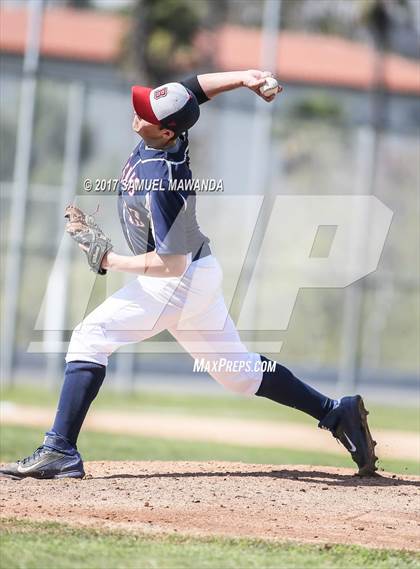 Thumbnail 3 in Brentwood School vs. Verdugo Hills photogallery.