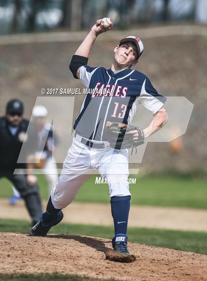 Thumbnail 3 in Brentwood School vs. Verdugo Hills photogallery.
