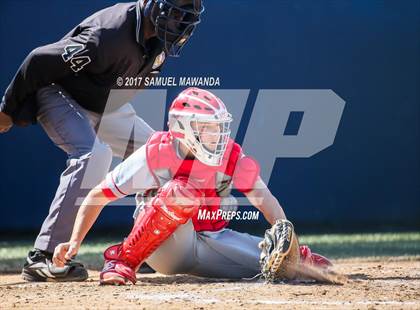 Thumbnail 3 in Brentwood School vs. Verdugo Hills photogallery.