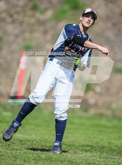 Thumbnail 3 in Brentwood School vs. Verdugo Hills photogallery.