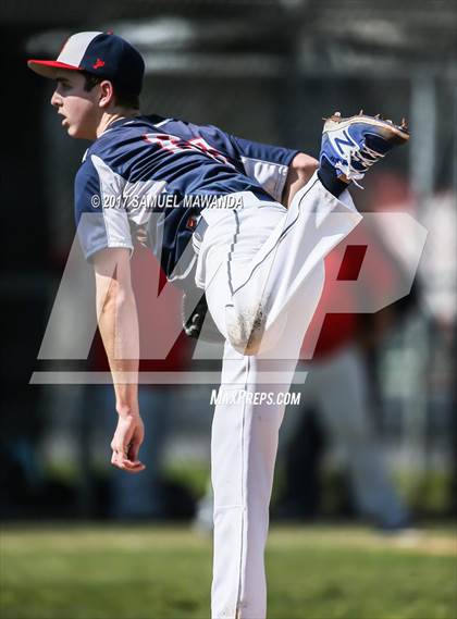 Thumbnail 3 in Brentwood School vs. Verdugo Hills photogallery.