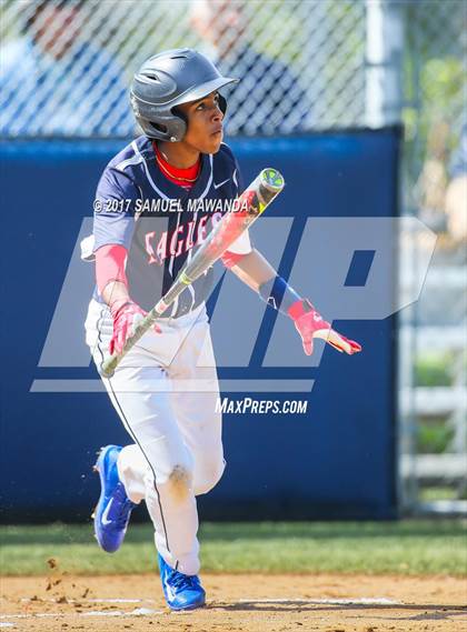 Thumbnail 1 in Brentwood School vs. Verdugo Hills photogallery.