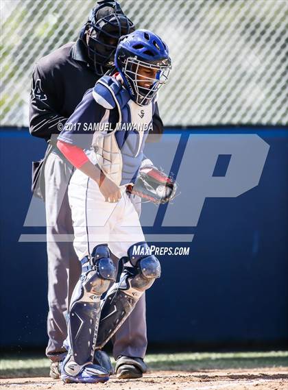 Thumbnail 3 in Brentwood School vs. Verdugo Hills photogallery.
