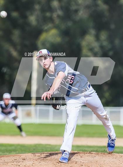 Thumbnail 3 in Brentwood School vs. Verdugo Hills photogallery.