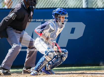 Thumbnail 3 in Brentwood School vs. Verdugo Hills photogallery.