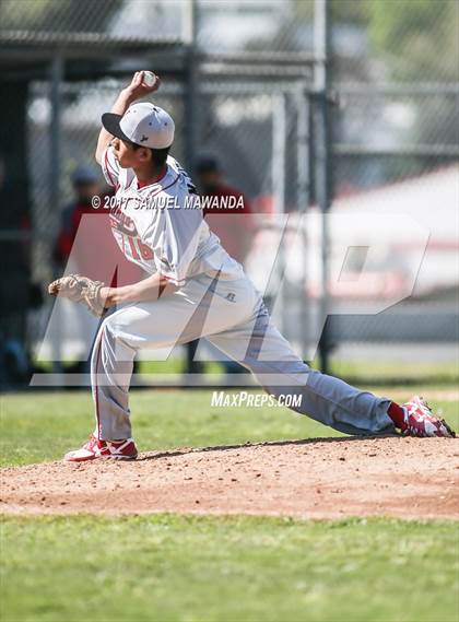Thumbnail 2 in Brentwood School vs. Verdugo Hills photogallery.