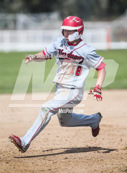 Thumbnail 1 in Brentwood School vs. Verdugo Hills photogallery.
