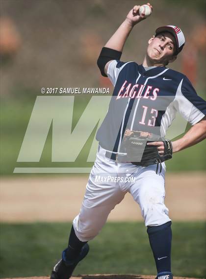 Thumbnail 3 in Brentwood School vs. Verdugo Hills photogallery.