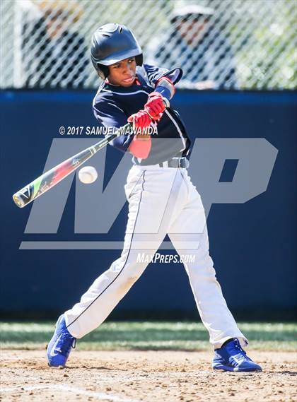 Thumbnail 2 in Brentwood School vs. Verdugo Hills photogallery.