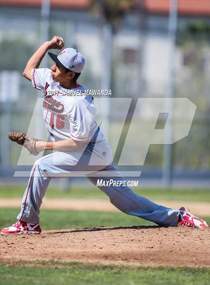 Thumbnail 2 in Brentwood School vs. Verdugo Hills photogallery.