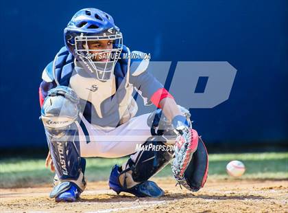 Thumbnail 3 in Brentwood School vs. Verdugo Hills photogallery.