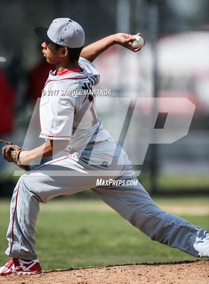 Thumbnail 1 in Brentwood School vs. Verdugo Hills photogallery.