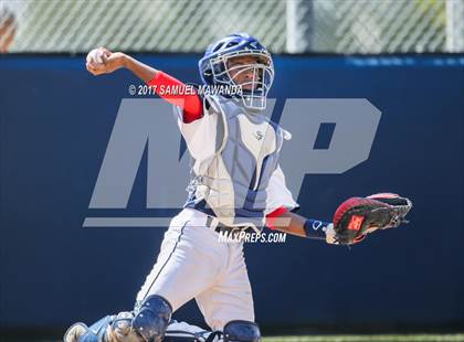 Thumbnail 1 in Brentwood School vs. Verdugo Hills photogallery.