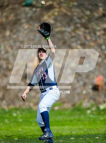 Thumbnail 2 in Brentwood School vs. Verdugo Hills photogallery.